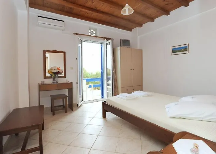 Nostos Beachfront & شقة فندقية 3*