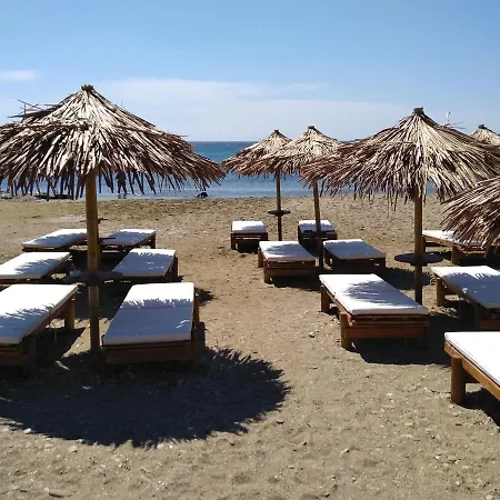 شقة فندقية Nostos Beachfront &