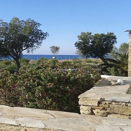 Nostos Beachfront & 3*