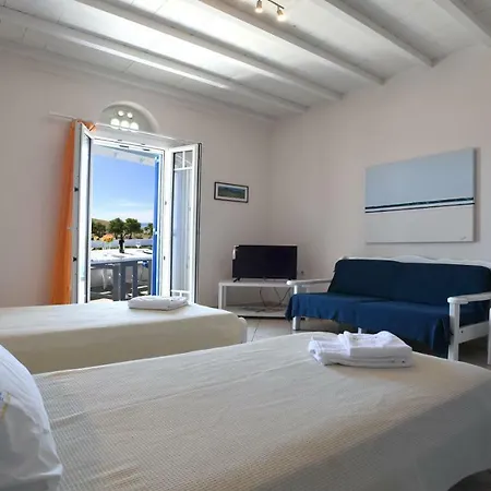 Lägenhetshotell Nostos Beachfront & Agios Ioannis (Tinos)