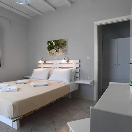 Nostos Beachfront & Aparthotel