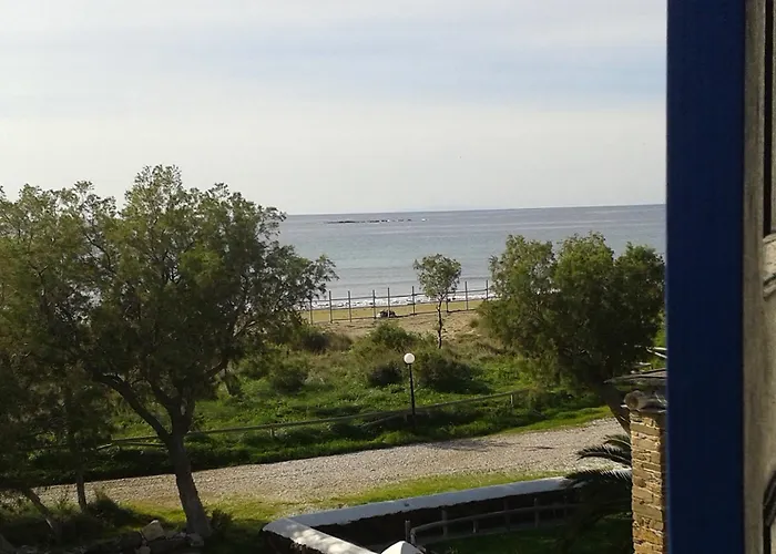 Nostos Beachfront & 3*