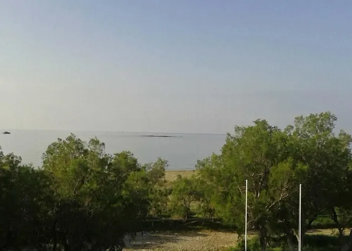 Nostos Beachfront & 3*